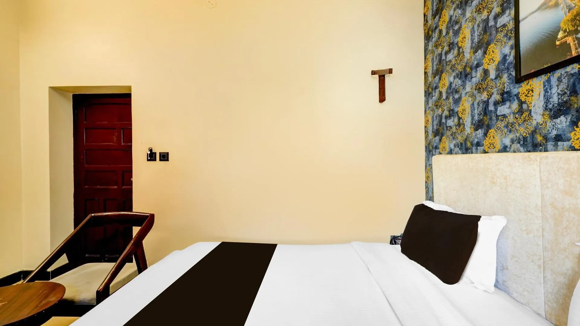 Hotel O Lake N Hill View Udaipur