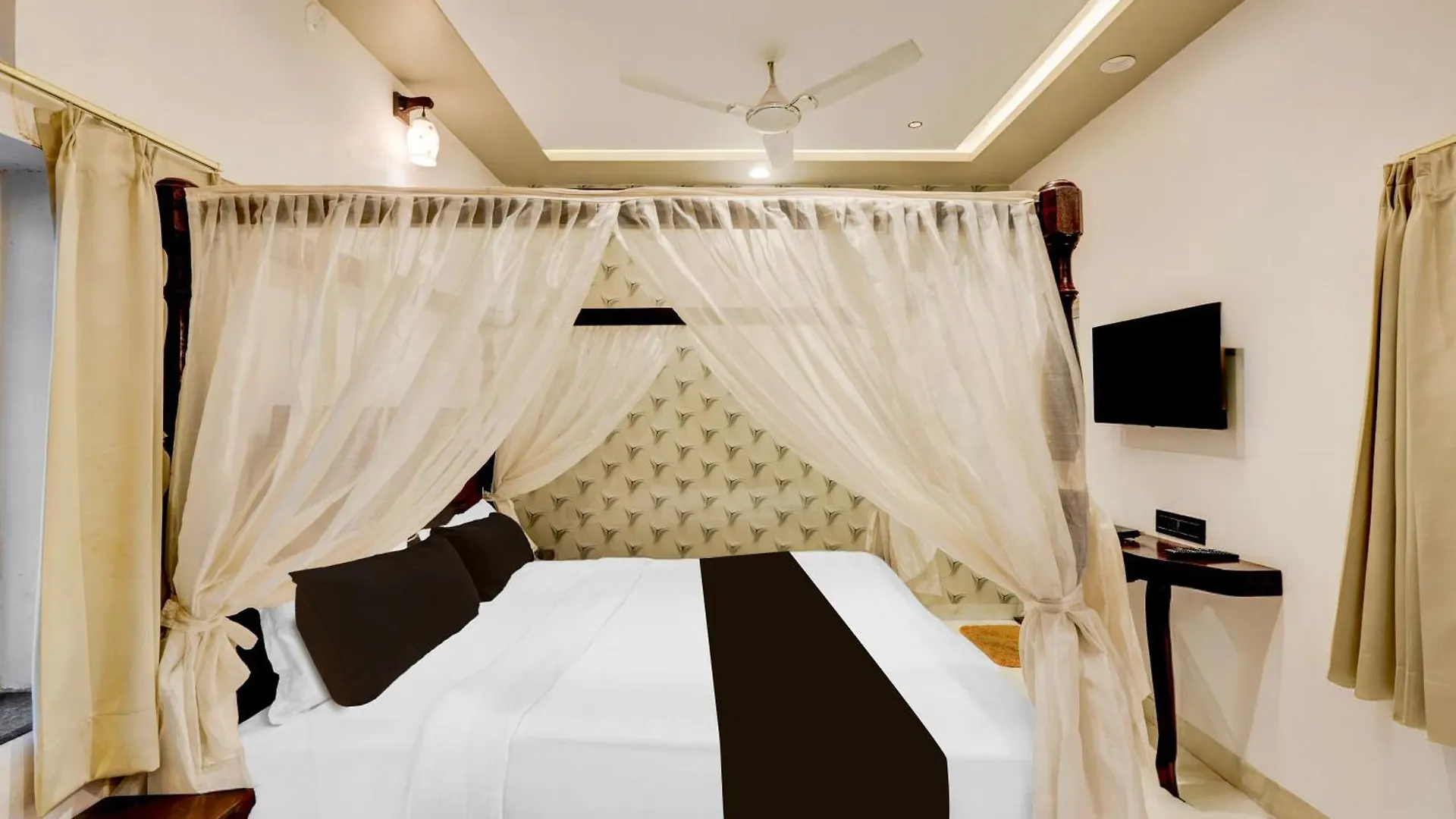 Hotel O Lake N Hill View Udaipur India